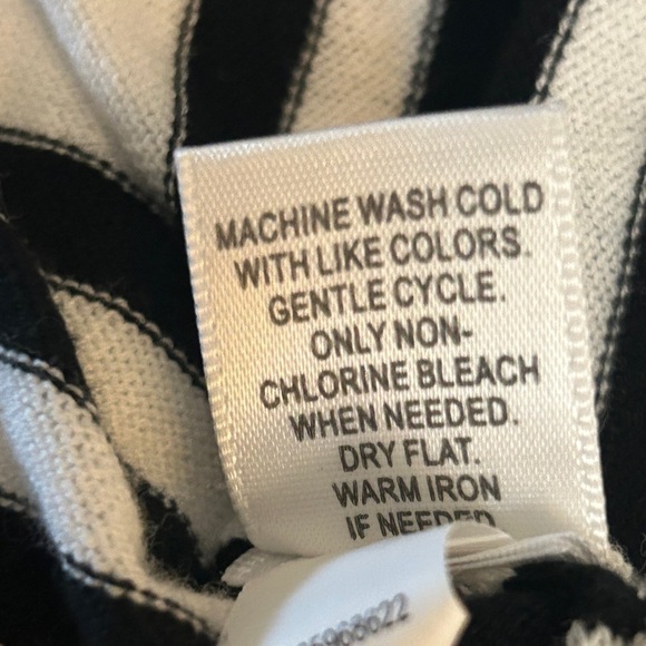 Apt. 9 Black and White Stripe Women’s Long Sleeve Top L - Picture 8 of 12